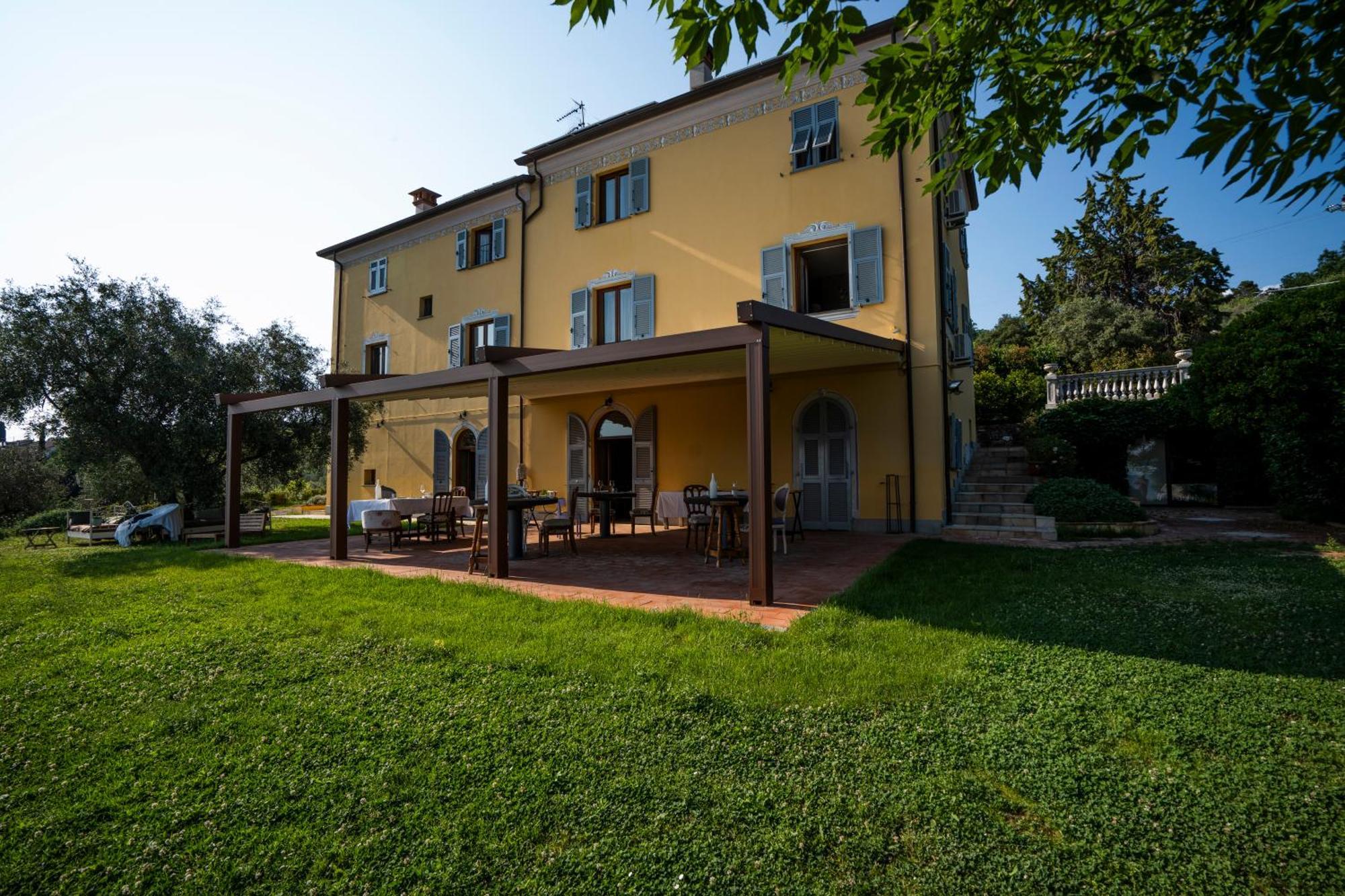 Locanda De Banchieri Fosdinovo Buitenkant foto